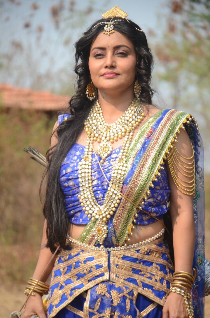 बिग बॉस मराठी फेम लोकप्रिय मराठी अभिनेत्री सोनाली पाटील ही भूमिका साकारणार आहे.