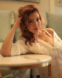 ‘तारक मेहता’ की ‘बबीता’ पर चढ़ा ग्लैमर का खुमार, व्हाइट शर्ट संग शॉर्ट्स पहने दिए ऐसे-ऐसे पोज