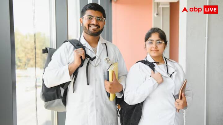 इसके अलावा चीन और जॉर्जिया भी अपने यहां एमबीबीएस किफायती फीस में कराते हैं और नौकरी की गारंटी देते हैं. हालांकि भारत में नौकरी पाने के लिए आपको एमसीआई एग्जाम देना ही होगा.