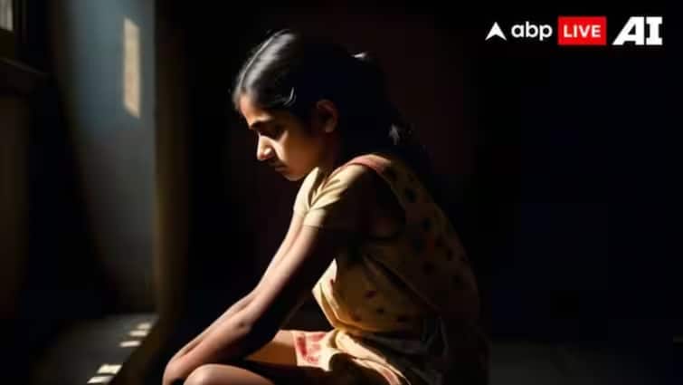 Mumbai Crime News Minor raped in Jogeshwari screwdriver inserted in private part ann मुंबई में हैवानियत की हदें पार! मां के प्रेमी ने नाबालिग के साथ किया ऐसा सुनकर कांप जाएगी रूह