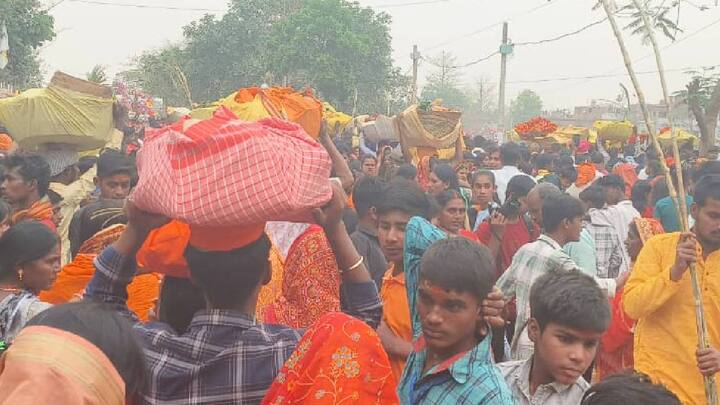बिहार में चैती छठ के अवसर पर श्रद्धालुओं ने डूबते सूर्य को अर्घ्य अर्पित किया. पटना में छठ के तीसरे दिन भारी संख्या में श्रद्धालु वित्रिन्न घाटों पर पहुंचे.
