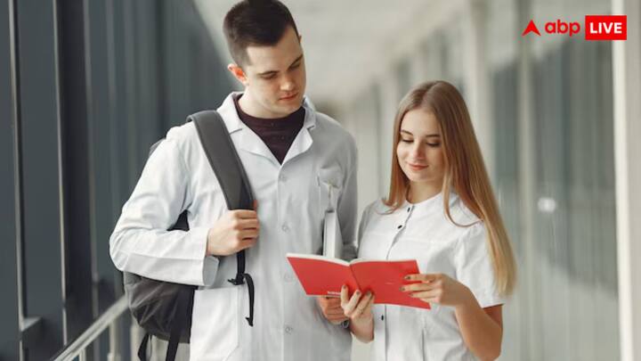 आइए आपको आज आपके काम की बात बताते हैं. कई देश वैसे तो भारतीय छात्रों के लिए एमबीबीएस के कॉर्स ऑफर करते हैं, लेकिन कई बार छात्रों के मन में इसके चयन को लेकर असमंजस बनी रहती है.