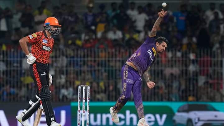 বল হাতে এদিন বরুণ চক্রবর্তী, বৈভব আরোরারা তিন উইকেট নিলেও, মাত্র এক উইকেট নিয়েই ইতিহাস গড়লেন সুনীল নারাইন।