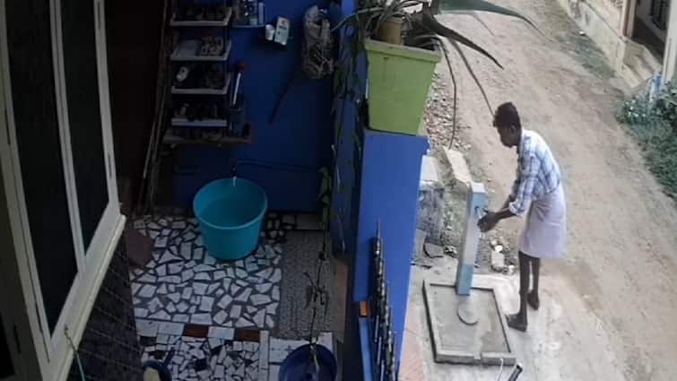 Thanjavur crime drinking person stole brass drinking water pipes tnn “குடிமகனின்” தரமான செயல்... குடிநீர் பித்தளை பைப்புகள் திருடிச் சென்றார்