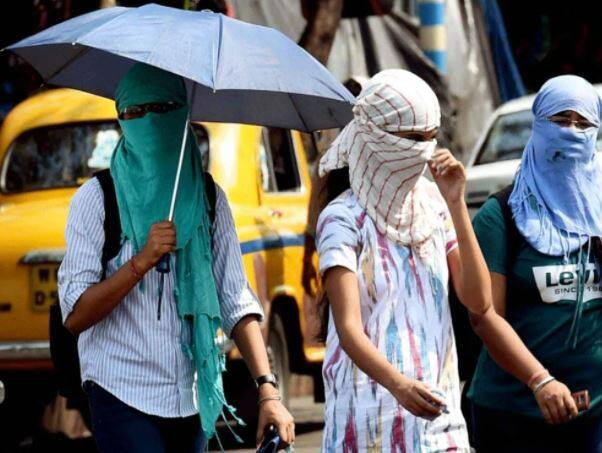 બનાસકાંઠા,સાબરકાંઠા,મહેસાણા,પાટણ,જુનાગઢ,મોરબી જિલ્લામાં યલો એલર્ટ અપાયું છે. એપ્રિલ મહિનાની શરુઆત સાથે જ કાળઝાળ ગરમીની શરુઆત થઈ ગઈ છે.
