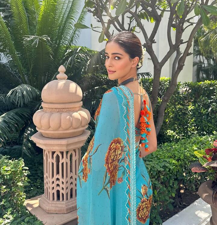 અનન્યા પાંડેની આ અદભૂત તસવીરો તેના લેટેસ્ટ ફોટોશૂટ દરમિયાન લેવામાં આવી છે, જેમાં અનન્યા એકથી વધુ પોઝ આપતી જોવા મળે છે.