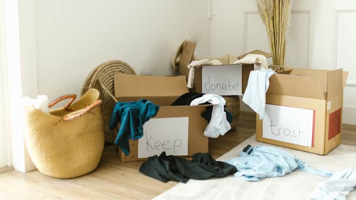 2. Declutter Your Space: Take out some time and tidy up your space. Clear out unnecessary items, organise your surroundings, and create a clutter free environment. A clean and organised area fosters positivity, peaceful mind, and reduces stress. It's good for the overall well-being of an individual. (Image Source: Canva)