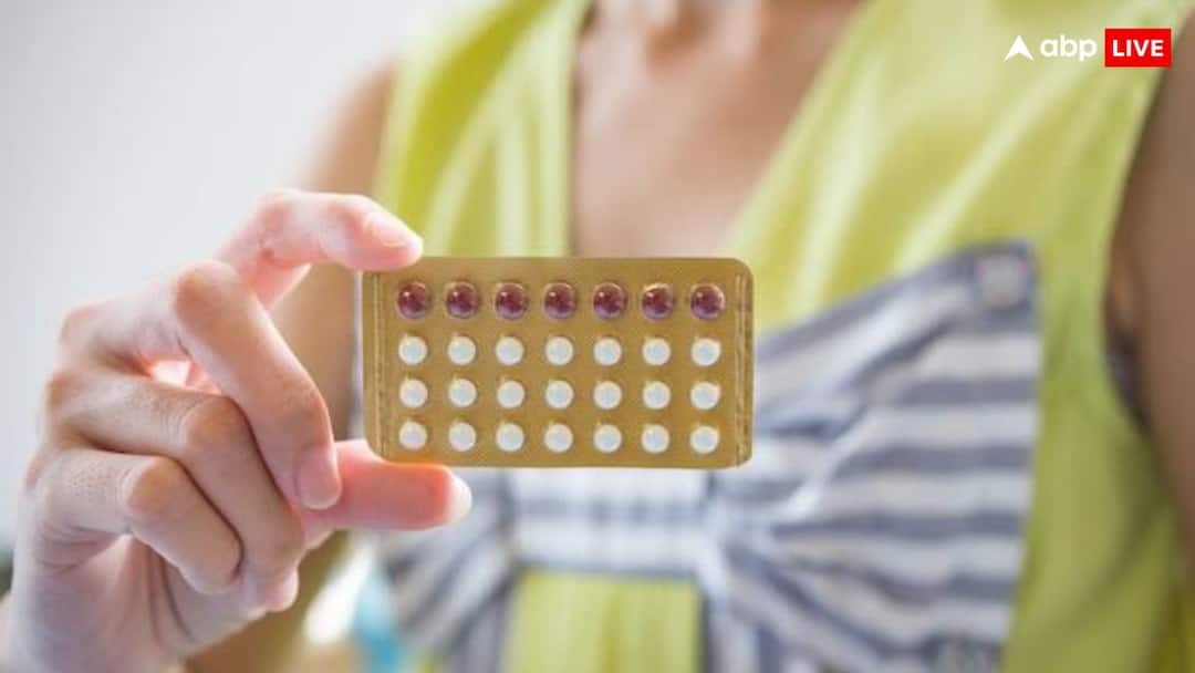 मां बनने के बाद भी ले रहीं हैं गर्भनिरोधक गोलियां तो हो जाएं सावधान, बढ़ सकता है डिप्रेशन Taking contraceptive pills after childbirth may increase depression by 49% मां बनने के बाद भी ले रहीं हैं गर्भनिरोधक गोलियां तो हो जाएं सावधान, बढ़ सकता है डिप्रेशन