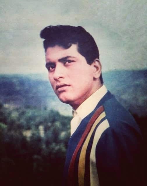 मनोज कुमार की कई फिल्में बंपर हिट साबित हुईं लेकिन साल 1967 में आई उनकी फिल्म उपकार ना सिर्फ सुपरहिट बनी बल्कि इस फिल्म से देश में देशभक्ति की लहर जाग उठी. ये फिल्म मनोज कुमार ने तत्कालीन प्रधानमंत्री लाल बहादुर शास्त्री से मुलाकात के बाद बनाई थी.