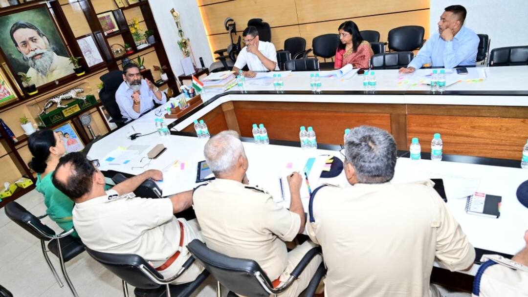 झारखंड के CM हेमंत सोरेन ने कानून व्यवस्था को लेकर अधिकारियों के साथ की बैठक, दिए ये निर्देश Hemant Soren Jharkhand CM Meeting with senior officers All districts instructions against Anti Social Elements झारखंड के CM हेमंत सोरेन ने कानून व्यवस्था को लेकर अधिकारियों के साथ की बैठक, दिए ये निर्देश