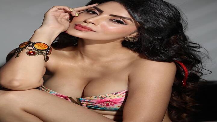Sonali Raut Photo: અભિનેત્રી સોનાલી રાઉતની બોલ્ડ તસવીરો  સોશિયલ મીડિયા પર આગ લગાવતી રહે છે. ફેન્સને અભિનેત્રીનો દરેક લુક પસંદ આવે છે.