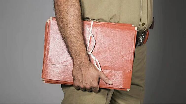 22-Year-Old Woman Dies By Suicide Amboli Police Book 24-Yr-Old Boyfriend For Abetment தற்கொலை செய்துகொண்ட காதலி; சிக்கிய வீடியோ! காதலனுக்கு செக்! என்ன நடந்தது?