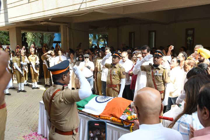 His mortal remains were brought from the Kokilaben Dhirubhai Ambani Hospital and Medical Research Institute to his residence in Goswami towers around 10:00 am on Saturday.