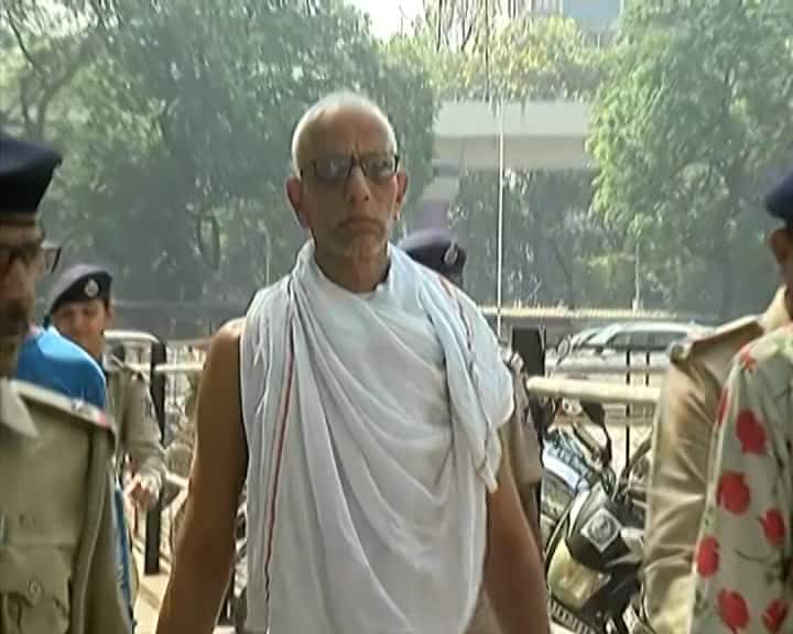 Surat Court Sentences Jain Sage Shanti Sagar to 10 Years in Rape Case વડોદરાની દીકરીને ન્યાય મળ્યો! સુરત કોર્ટે જૈન મુનિ શાંતિ સાગરને દુષ્કર્મ કેસમાં ૧૦ વર્ષની સજા સંભળાવી