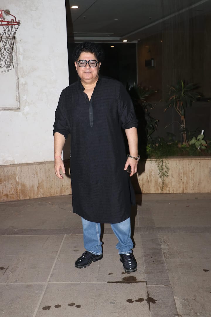 At the same time, Sajid Khan was also spotted in Huma Qureshi's Eid party. Sajid was looking in black color kurta and blue jeans during this time.