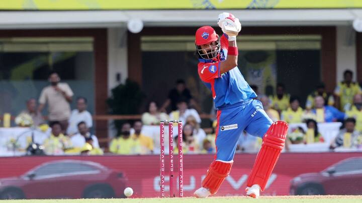 दिल्ली कैपिटल्स ने चेन्नई सुपर किंग्स को आईपीएल 2025 के  17वें मैच में जीत के लिए 184 रनों का लक्ष्य दिया. इस दौरान केएल राहुल ने शानदार प्रदर्शन किया. राहुल ने एक खास मामले में विराट कोहली की बराबरी भी कर ली.