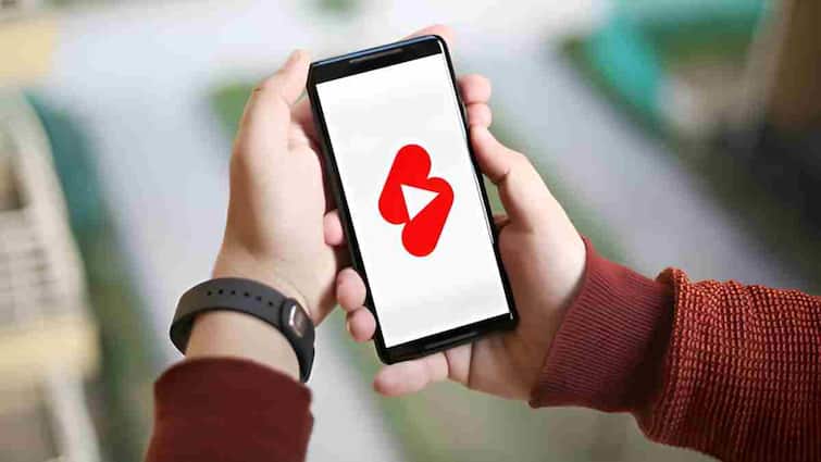 YouTube Shorts new features like instagram to be roll out soon know how it will work YouTube Shorts में आ गए इंस्टाग्राम जैसे नए फीचर्स, अब कंटेंट क्रिएटर्स को मिलेंगी ये सारी सुविधाएं, जानें कैसे करेगा काम
