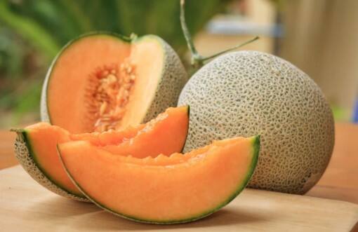 ગરમીમાં તમે દરરોજ શક્કરટેટીનું સેવન કરી શકો છો. તેનું દરરોજ સેવન કરવાથી તમને અનેક સ્વાસ્થ્ય લાભ મળશે.