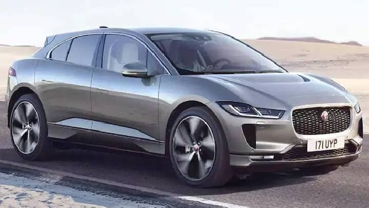 अमेरिकेनं कारच्या आयातीवर 25 टक्के टॅरिफ लादण्याचा निर्णय घेतला आहे. हा निर्णय 2 एप्रिलपासून लागू झाला आहे. जग्वार लँड रोवरचा हा निर्णय ट्रम्प टॅरिफवरुन मार्ग काढण्याचा प्रयत्न मानला जातोय.