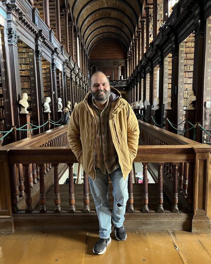 कुणाल कामराने उपमुख्यमंत्री एकनाथ शिंदे यांच्यावर केलेल्या कवितेनंतर शिंदेंची शिवसेना आक्रमक झालेली पाहायला मिळाली.