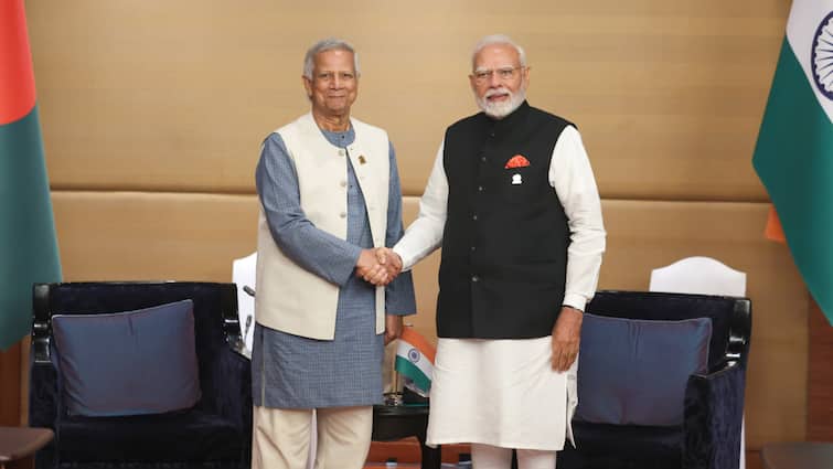 PM Modi Meets Muhammad Yunus reacted on minorities border and other international issues बांग्लादेश में अल्पसंख्यकों की सुरक्षा पर PM मोदी सख्त, मोहम्मद युनुस बोले- ज्यादातर खबरें झूठी हैं