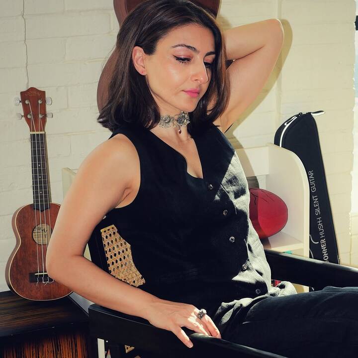 सोहा ने कहा कि, ‘मैं अपनी बेटी को समझाती थी कि सोते वक्त तुम मुझे ऐसे नहीं देख पाओगी. वहीं मैं कुणाल से कहती थी कि तुम तो कम से कम मेरी कॉल का रिप्लाइ कर सकते हो, तो उन्होंने कहा कि, 'नहीं, अब दो महीने बाद ही तुम मुझसे बात करना..'