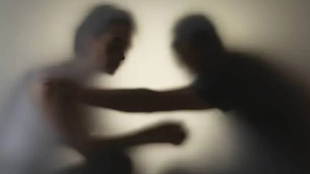 Ex-Army Officer Assaulted, Robbed Of Rs 1.95 L By Woman He Met On Matrimonial Site UP mathura Ex-Army Officer Assaulted, Robbed Of Rs 1.95 Lakh By Woman He Met On Matrimonial Site