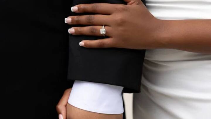 चीन की सरकार ने भले ही इस प्रथा को गैरकानूनी घोषित कर दिया हो, लेकिन कुछ जगहों पर अभी भी यह चल रही है.