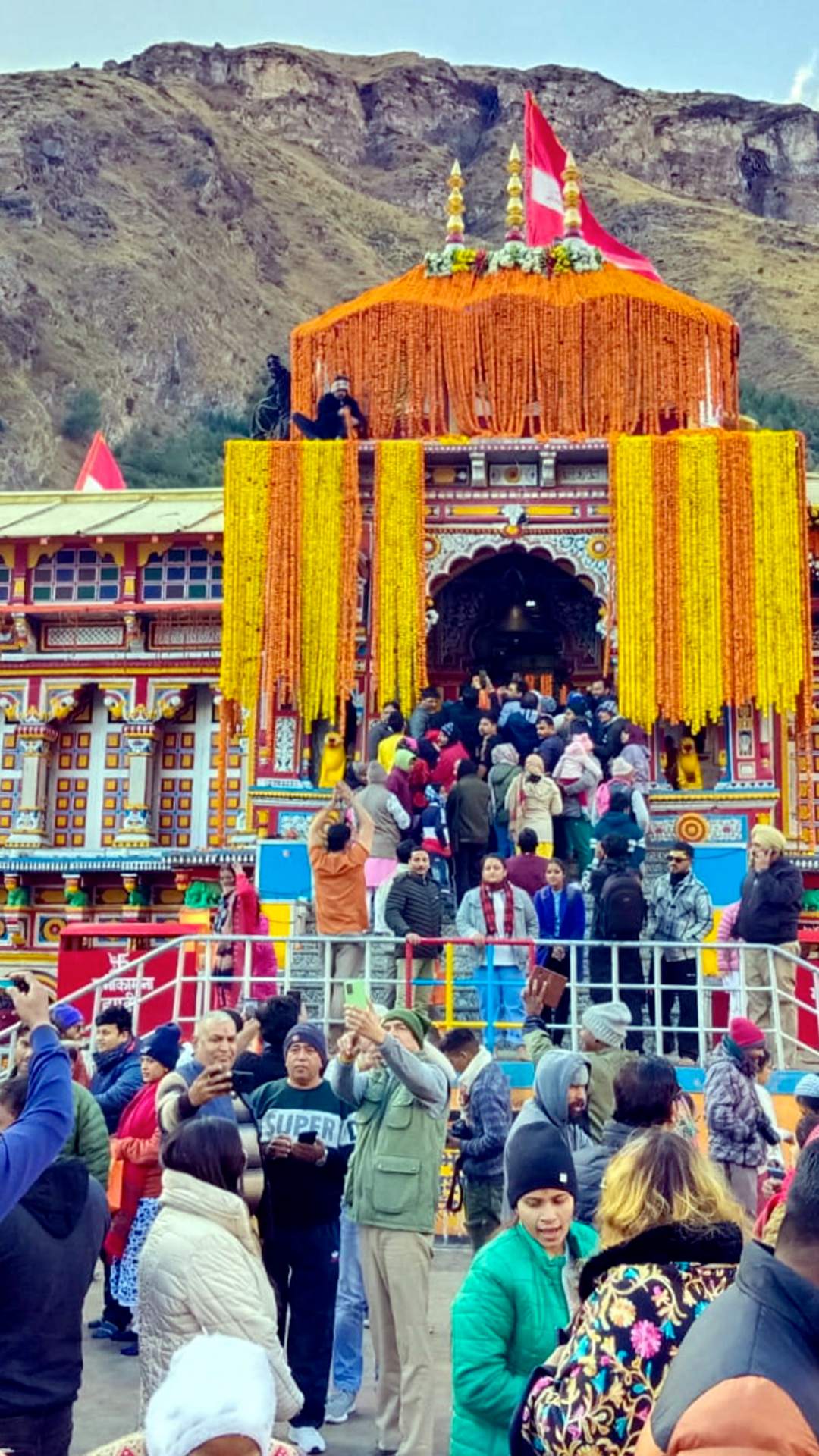 चारधाम यात्रा पूरी करने में कम से कम कितने रुपये हो जाते हैं खर्च?