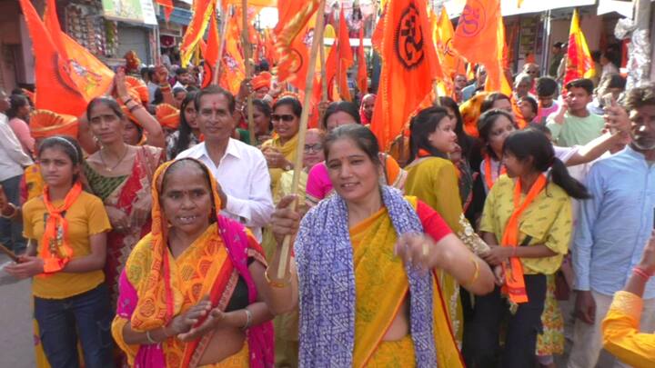 कोई घटना नहीं हो और कानून व्यवस्था बनी रहे इसके लिए सभी जगह चप्पे-चप्पे पर पुलिस जाब्ता तैनात किया गया और निगरानी रखी गई.