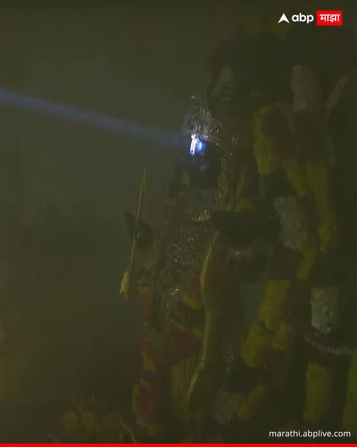 दरवर्षी चैत्र नवरात्राच्या शेवटच्या दिवशी प्रभू रामाच्या जन्माचे औचित्य साधत आयोध्येत रामनवमी साजरी केली जाते. यावेळी घरोघरी रामजन्माचा पाळणा ठेवून पूजा करण्यात येते.