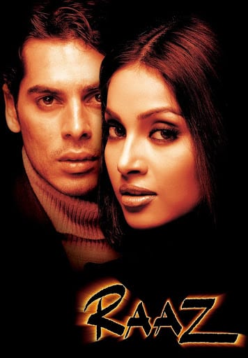 Raaz (2002) - This is also Bollywood's superhit horror film. In which Dino Moriya and Bipasha Basu's magnificent chemistry was also seen as scary incidents. This film, directed by Vikram Bhatt, will also scare you a lot.