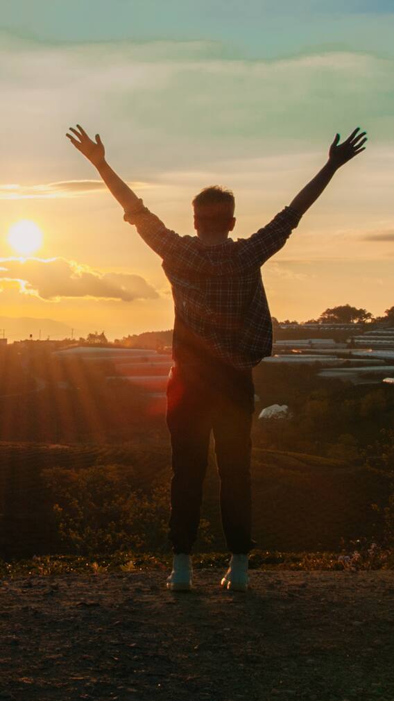 9 Healthy Habits To Follow Every day For A Happier You