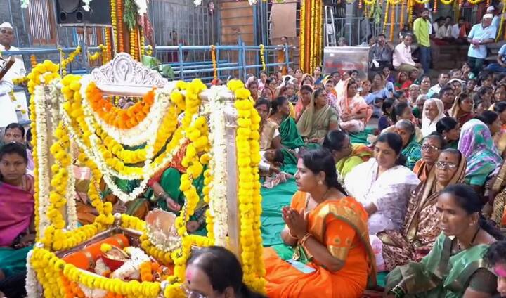 यावेळी राम जन्माची कथा होऊन प्रसाद म्हणून सुंठवडा वाटप करण्यात आला.