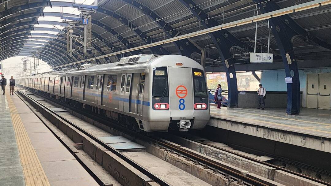 Delhi Metro New 3 Coach Corridor From Lajpat Nagar to Saket G Block ann दिल्ली मेट्रो का नया कॉरिडोर, 3 कोच वाली मेट्रो पहली बार, जानें कहां से कहां तक का होगा सफर
