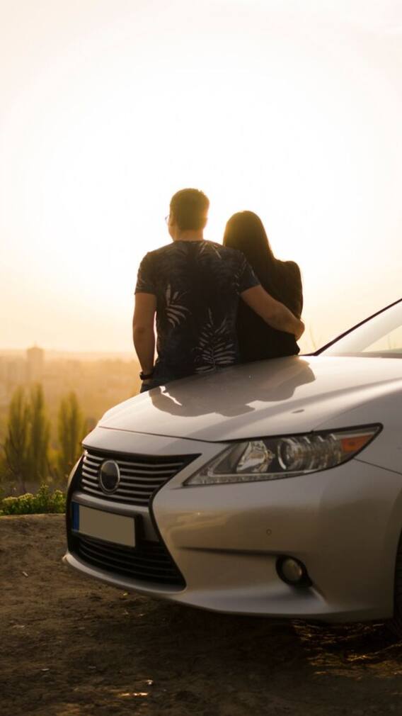 यहां रोमांस के लिए पेश की गई 'Smooch Cab'