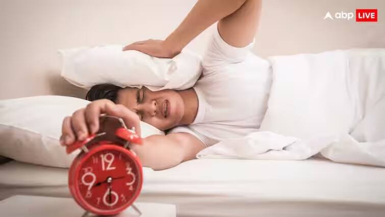 Be careful, the habit of sleeping late and waking up late will make you old quickly, know how સાવધાન, રાત્રે મોડા ઊંઘવાની અને મોડા જાગવાની આદત આપને જલ્દી કરશે વૃદ્ધ, જાણો કેવી રીતે