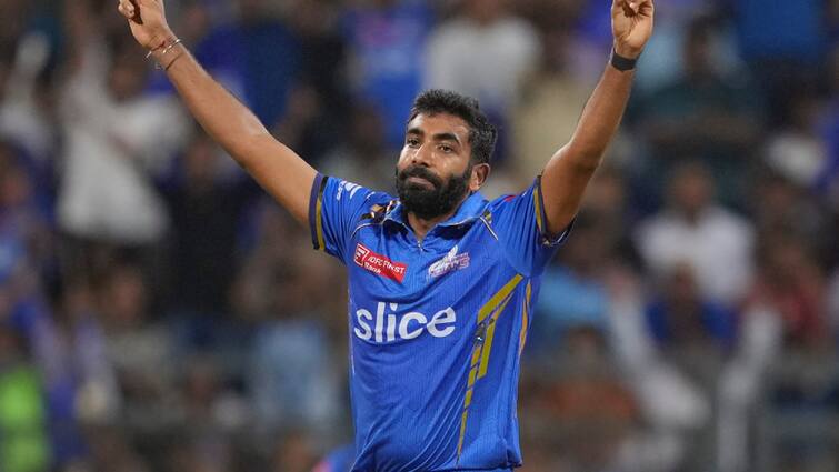 ipl 2025 fast bowler jasprit bumrah joins mumbai indians team ahead mi vs rcb match Jasprit Bumrah: खत्म हुआ इंतजार, मुंबई इंडियंस टीम के साथ जुड़े जसप्रीत बुमराह; MI vs RCB मैच में होगी वापसी?