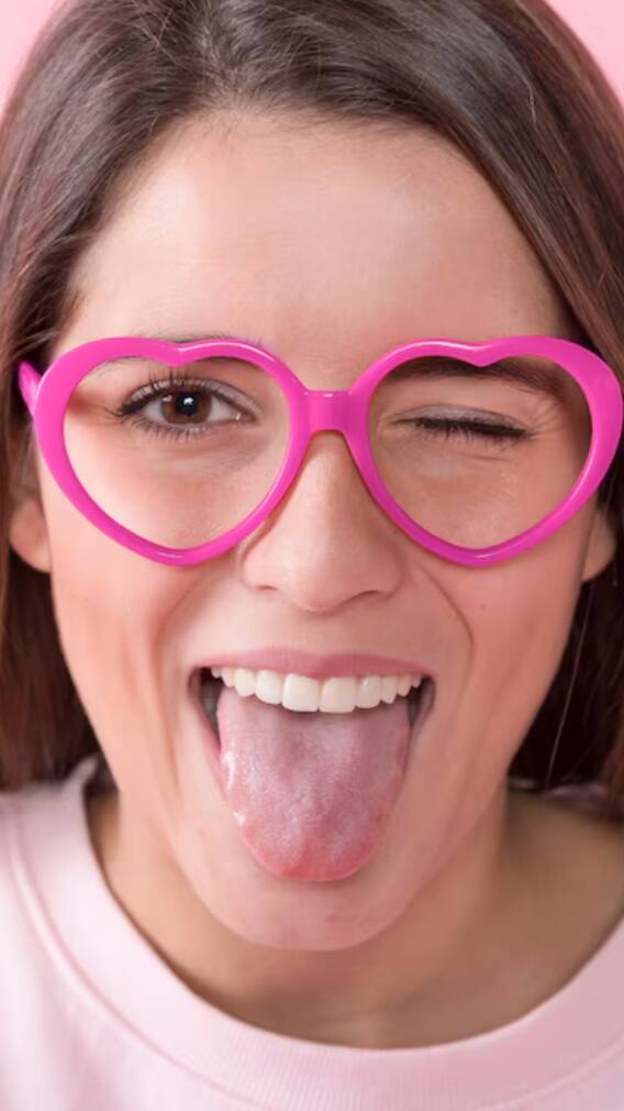 पीले रंग की हो गई जीभ तो शरीर में यह है दिक्कत