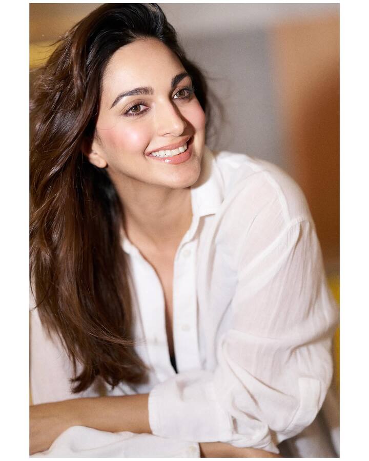 Kiara shared the pictures and wrote in the caption that, 'Post packup shoot ...' These pictures of the actress are now becoming increasingly viral on social media.