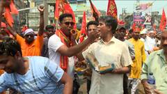 Ram Navami 2025 Malda: রামনবমীর মিছিলে হাঁটছিলেন হিন্দুরা, মুসলিমরা তাঁদের জড়িয়ে ধরলেন, দিলেন জল-মিষ্টি! মন ভাল করা ছবি