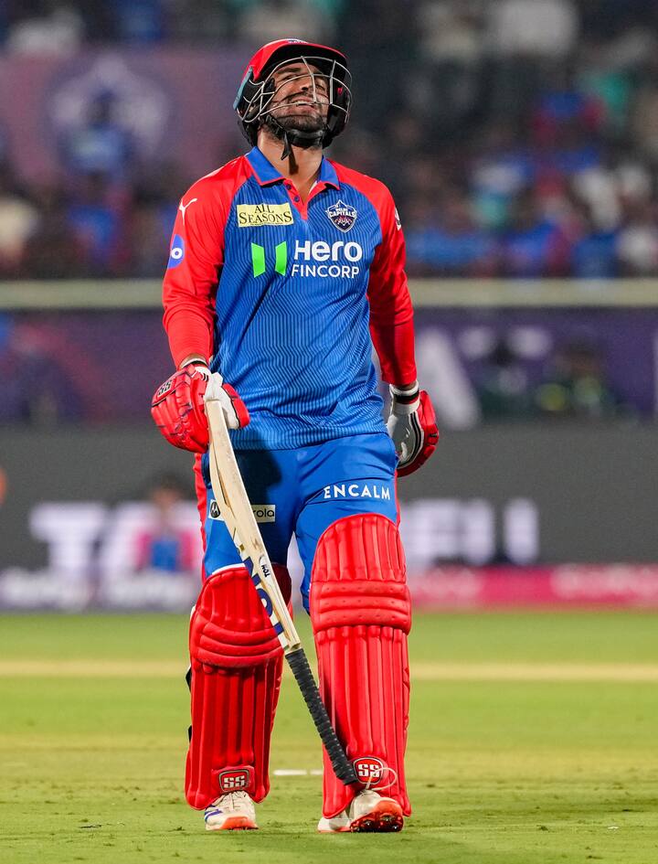 विपराज ने पहले डेवन कॉन्वे और इसके बाद शिवम दुबे को आउट किया. जिसकी वजह से उनकी टीम ने यह मैच 25 रनों से जीत लिया. विपराज ने डेब्यू मैच में भी एक विकेट निकाला था.