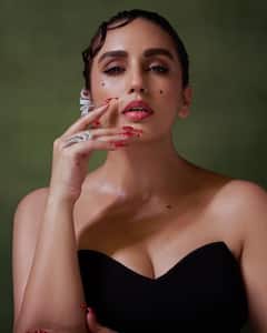 Huma Qureshi Photo: ઓફ શોલ્ડર બ્લેક ડ્રેસમાં હુમા કુરેશીએ ઈન્ટરનેટ પર લગાવી આગ