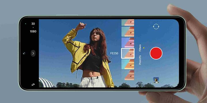 Poco C75 5G भी बजट फ्रेंडली स्मार्टफोन की लिस्ट में आता है. फ्लिपकॉर्ट पर इस फोन को मात्र 7,999 रुपये में लिस्ट कराया गया है. IDFC FIRST बैंक के डेबिट कार्ड से भुगतान करने पर इसमें 750 रुपये तक की छूट मिल सकती है और यह फोन मात्र 7,599 रुपये में आपके पास हो सकता है.