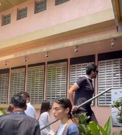 मां की मौत के बाद पिता के साथ अस्पताल पहुंचीं जैकलीन फर्नांडिस, चेहरे पर मास्क लगाकर छुपाए आंसू