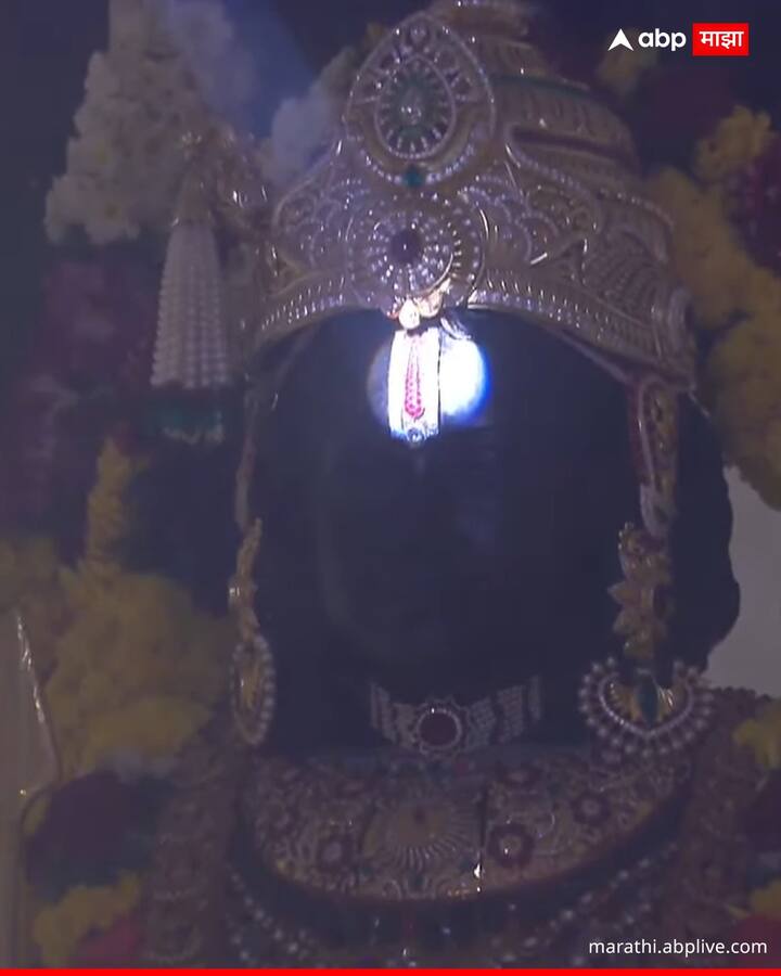 बाराच्या ठोक्याला आयोद्धेच्या रामलल्लाच्या कपाळी सुर्यकिरणे तेजाळली.