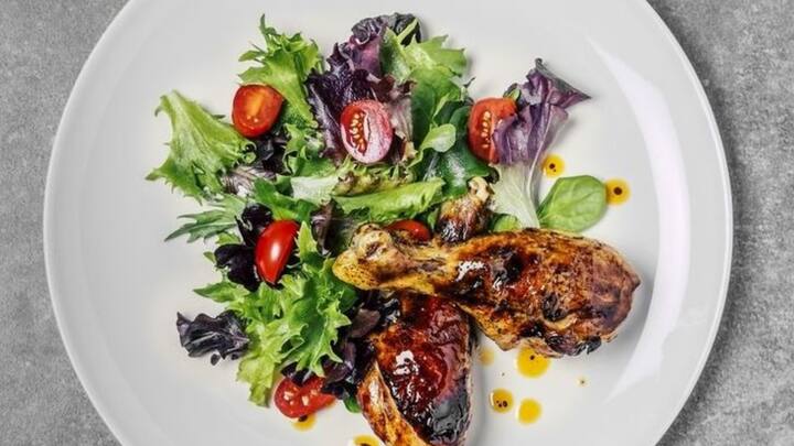 6. Atkins Diet: It's a low-carb and high-protein diet. The Atkins Diet reduces sugar and carbs while encouraging the intake of proteins and fats. This diet burns fats, manages cravings, and improves the metabolic health. (Image Source: Pinterest/alexiakeck)