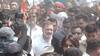 सफेद टीशर्ट पहने बिहार की सड़कों पर राहुल गांधी, साथ में हजारों की भीड़, देखें पलायन रोको यात्रा की तस्वीरें