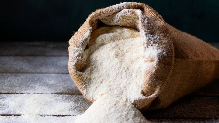 હૃદયરોગના દર્દીઓએ ખાસ કરીને રિફાઇન્ડ લોટ ખાવાનું ટાળવું જોઈએ, કારણ કે રિફાઇન્ડ લોટમાં ચરબીનું પ્રમાણ વધુ હોઈ શકે છે, જે હૃદય સંબંધિત સમસ્યાઓનું કારણ બની શકે છે. આ ઉપરાંત, રિફાઇન્ડ લોટ છોડી દેવાથી પણ પાચન સમસ્યાઓમાં રાહત મળે છે.