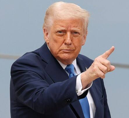 ਇਸ ਦੇ ਨਾਲ ਹੀ ਅਮਰੀਕਾ ਤੇ ਦੁਨੀਆ ਭਰ ਦੇ ਵਪਾਰਕ ਬਾਜ਼ਾਰਾਂ ਵਿੱਚ ਉਥਲ-ਪੁਥਲ 'ਤੇ ਟਰੰਪ ਨੇ ਕਿਹਾ, 'ਮੈਂ ਇਹ ਨਹੀਂ ਕਹਿ ਸਕਦਾ ਕਿ ਬਾਜ਼ਾਰਾਂ ਨਾਲ ਅੱਗੇ ਕੀ ਹੋਵੇਗਾ, ਪਰ ਸਾਡਾ ਦੇਸ਼ ਹੁਣ ਬਹੁਤ ਮਜ਼ਬੂਤ ​​ਹੈ।' ਮੈਨੂੰ ਮਾਰਕੀਟ ਕਰੈਸ਼ ਤੋਂ ਕੋਈ ਫ਼ਰਕ ਨਹੀਂ ਪੈਂਦਾ ਕਿਉਂਕਿ ਇਹ ਸਿਰਫ਼ ਅਸਥਾਈ ਹੈ। ਫਿਰ ਸਭ ਕੁਝ ਆਮ ਹੋ ਜਾਵੇਗਾ।